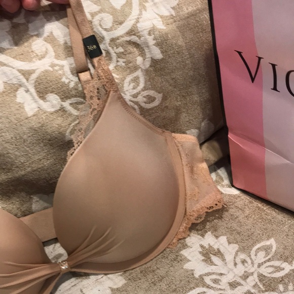 Victoria’s Secret Padded Demi Lace/Rhinestone Bra - Picture 2 of 8